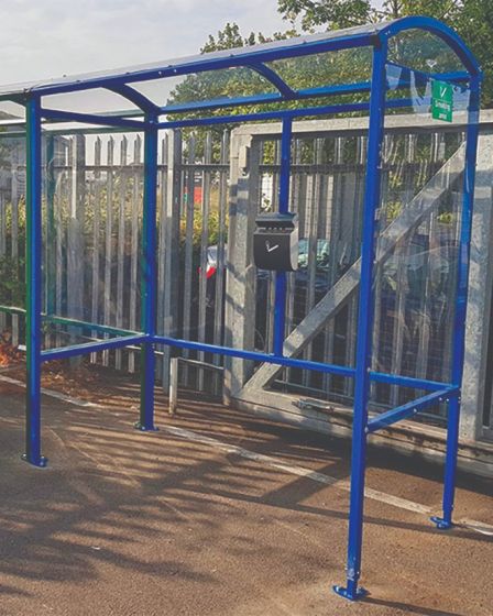 4-Person Smoking Shelter Galvanised Finish - 2m x 1m x 2.2m